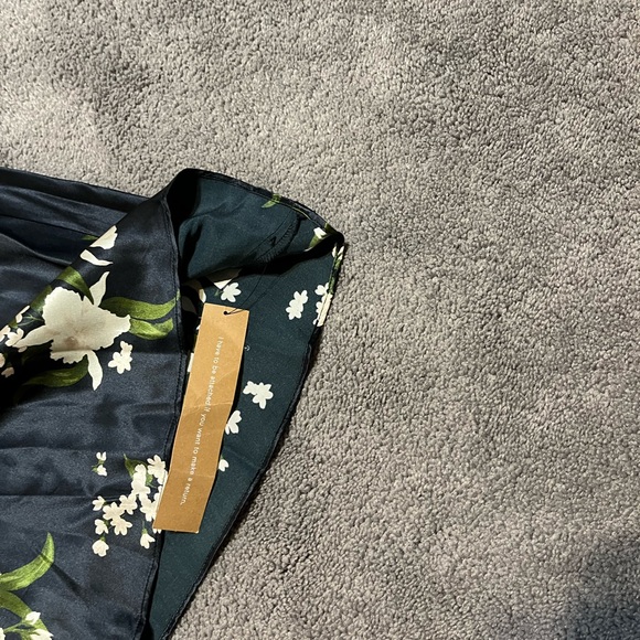 SOLD Reformation Birch Silk Dress New With Tags - Picture 7 of 10